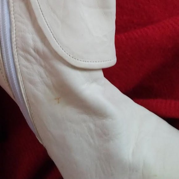 Basconi Cream Leather Stiletto Boots, SZ. 37 (6.5) - Picture 13 of 13